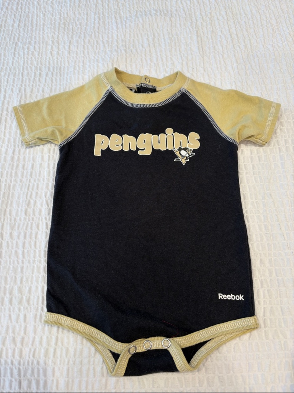 Reebok Black and Yellow Penguins Infant Bodysuit
Size 12 months
